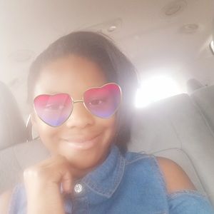 Meet your Posher, Eva